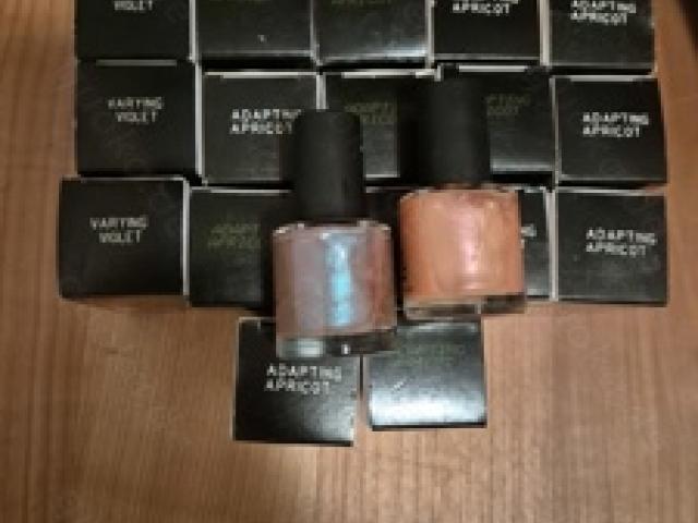 18 Avon Nagellack zu verschenken - 1